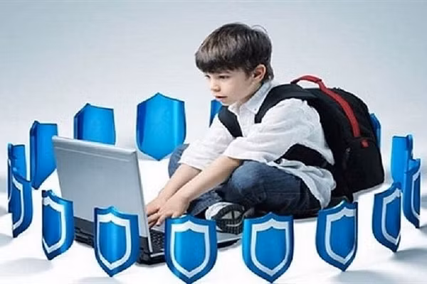 Sự phát triển của mạng xã hội đặt ra nhiều thách thức mới với công tác bảo vệ trẻ em. Ảnh minh họa/internet.