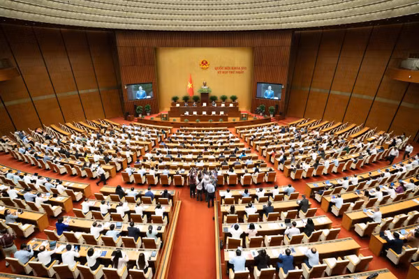Toàn cảnh phiên họp sáng 20/4.