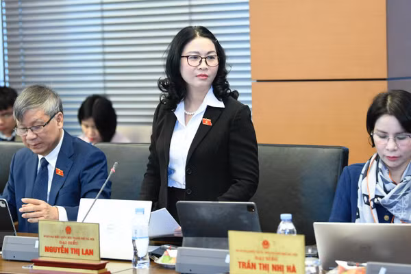 GS.TS Nguyễn Thị Lan - đại biểu Quốc hội TP Hà Nội, Giám đốc Học viện Nông nghiệp Việt Nam.