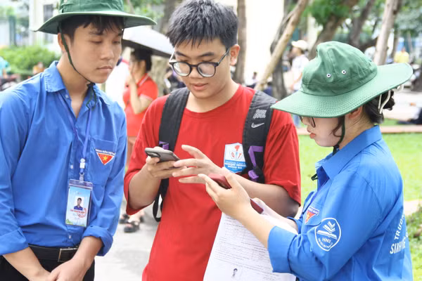 Thí sinh tham dự kỳ thi đánh giá năng lực của Trường ĐH Sư phạm Hà Nội năm 2025.