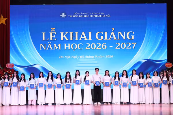 Hơn 5.600 tân sinh viên háo hức dự Lễ khai giảng tại Trường Đại học Sư phạm Hà Nội