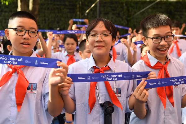 'Vắc-xin số' giúp học sinh vững vàng trước thách thức không gian mạng