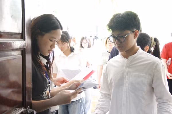 Thí sinh không nên chỉ dựa vào phổ điểm để đăng ký nguyện vọng