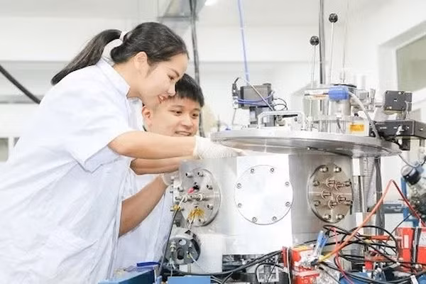 Sinh viên ngành điện hạt nhân.