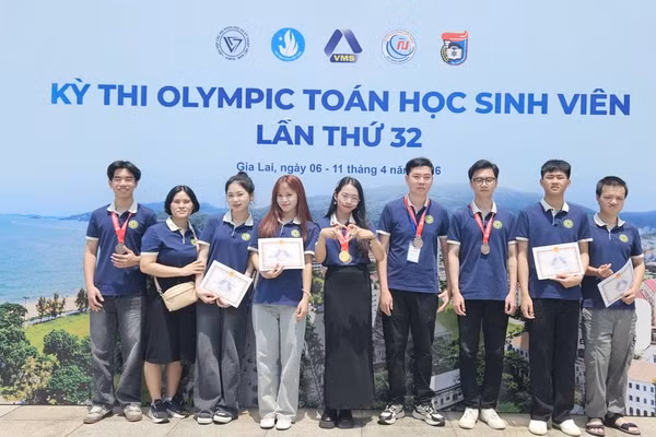 Đoàn sinh viên Học viện Nông nghiệp Việt Nam giành giải cao tại Kỳ thi Olympic Toán học sinh viên - học sinh toàn quốc lần thứ 32.