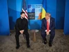 Mỹ rút khỏi Ukraine, trao ấn kiếm cho Nga