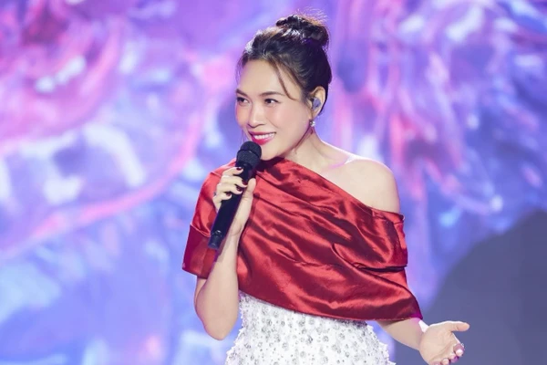 Mỹ Tâm lan tỏa tinh thần 'lá lành đùm lá rách' giữa mưa lũ miền Trung