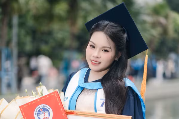 Ước mơ mang du lịch Việt Nam 'vươn tầm' của nữ thủ khoa ĐH Kinh tế Quốc dân