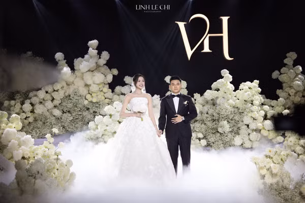 Đỗ Hà ghi điểm 10 tinh tế với lời cảm ơn đến cộng đồng mạng sau lễ cưới cổ tích