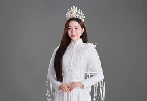 Kiều Duy nền nã diện áo dài trong bộ hình đầu tiên gửi đến Miss International