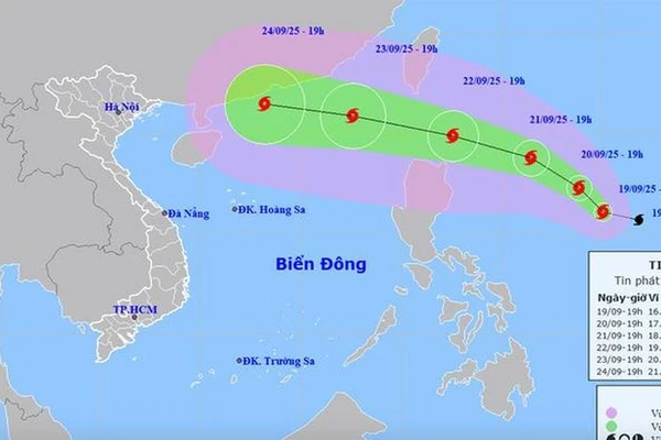 Bão Ragasa tiến vào Biển Đông có thể mạnh lên thành siêu bão