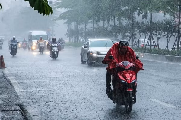 Bão Ragasa chuẩn bị gây mưa lớn cho khu vực Bắc Bộ, Thanh Hóa, có nơi trên 400mm