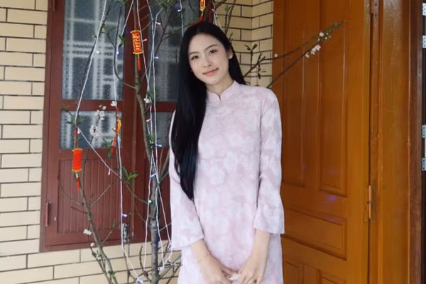 Vóc dáng gây chú ý của nàng hậu Gen Z sau khi tăng 6kg