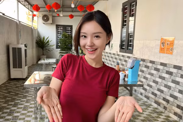 Khánh Như về quê làm ‘cô Tấm’ nấu bún riêu sau khi giành ngôi Á hậu