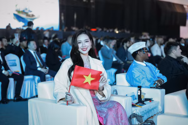 Hoa hậu Bảo Ngọc được vinh danh là đại sứ thương hiệu có tầm ảnh hưởng nổi bật