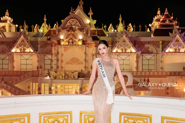 Hương Giang ghi điểm tuyệt đối với loạt trang phục ấn tượng tại Miss Universe