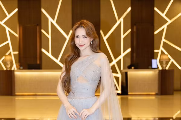 Bị AI giả mạo để lừa đảo người tiêu dùng, Hòa Minzy bức xúc lên tiếng