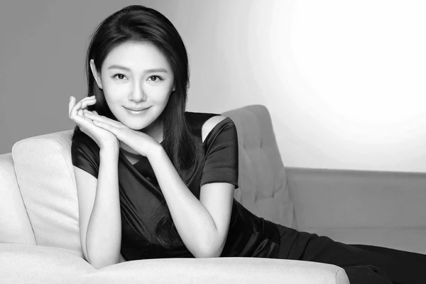 Từ Hy Viên, Kim Sae Ron cùng loạt sao đình đám mãi mãi từ biệt khán giả năm 2025