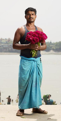 Những người đàn ông bán hoa ở Ấn Độ ảnh 7