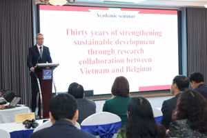 Đại học Quốc gia Hà Nội hợp trao đổi học thuật và kết nối với các đối tác Bỉ.