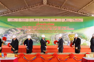 Khởi công xây dựng công trình Trường Đại học Công nghệ giai đoạn 1.