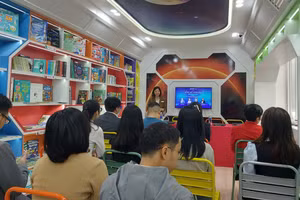 Chương trình tích hợp AI & STEM đầu tiên dành cho học sinh tại Hà Nội.