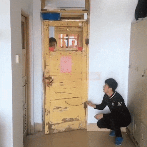 Đề phòng rồi nhưng vẫn không thể thoát được.