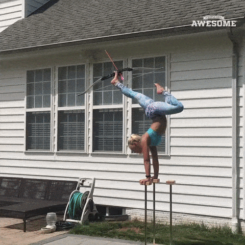 Bắn cung bằng chân mới khác biệt nhé các anh