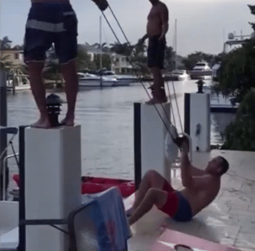 Đừng dại dột tin tưởng đứa bạn thân Đừng dại dột tin tưởng đứa bạn thân