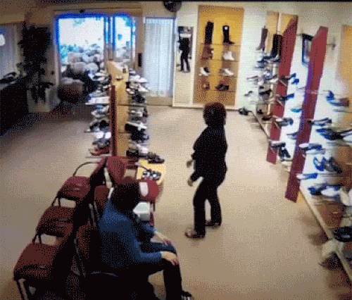 Khi cừu đi mua sắm.