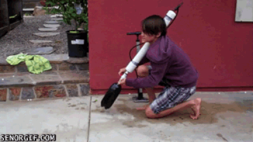 Ai nên khôn mà chẳng dại đôi lần. 