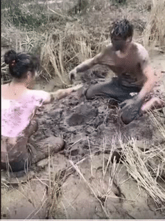 Vợ chồng giận nhau thì phải làm gì. Vợ chồng giận nhau thì phải làm gì.