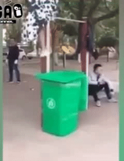 Không cẩn thận gì cả. Không cẩn thận gì cả.