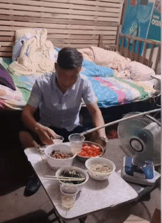 Khi bạn quá cô đơn.