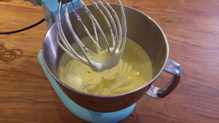 Làm bánh bông lan mật ong bằng nồi cơm điện - Ảnh 4. Làm bánh bông lan mật ong bằng nồi cơm điện - Ảnh 4.