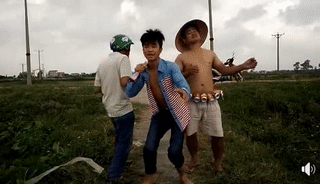 Quẩy chút cho đời thêm vui Quẩy chút cho đời thêm vui