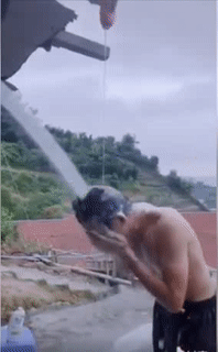 Dầu gội gì đây ức quá.