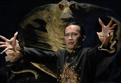 Hoài Linh trong Nụ hôn thần chết.