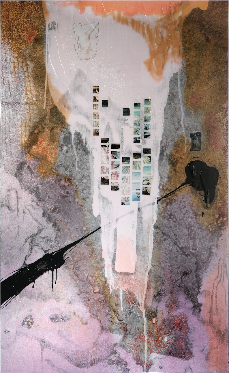 Nguyễn Sơn, “Bản ngã #3, Mạc khải” (2022), acrylic, epoxy, vải toan trên bảng gỗ. 175 x 108 cm Nguyễn Sơn, “Bản ngã #3, Mạc khải” (2022), acrylic, epoxy, vải toan trên bảng gỗ. 175 x 108 cm