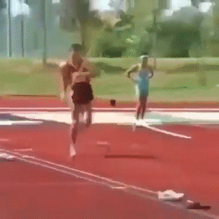 Anh ấy giỏi chưa. Anh ấy giỏi chưa.