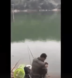 Tựa gối ôm cần đâu chẳng thấy.