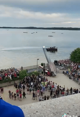 Ai chơi cùng mình không