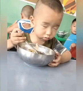 Ăn thôi cũng vất vả. Ăn thôi cũng vất vả.