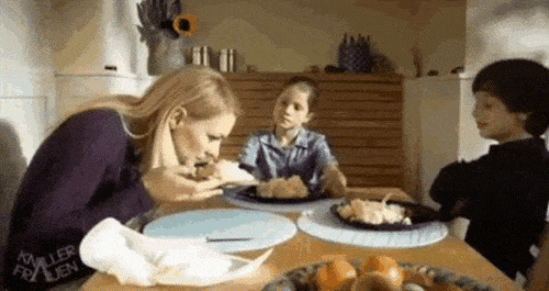 Trẻ con phát cáu với các bà mẹ "lầy lội" ảnh 1