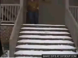 13 cú ngã cầu thang đau đến hoang mang của những kẻ vụng về