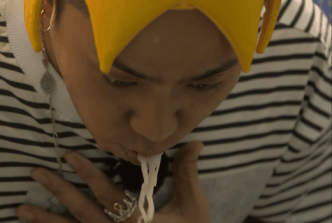 1001 "sáng kiến" cách ăn bún chả Hà Nội của sao Hàn thậm chí người Việt cũng không ngờ tới - Ảnh 9. 1001 "sáng kiến" cách ăn bún chả Hà Nội của sao Hàn thậm chí người Việt cũng không ngờ tới - Ảnh 9.