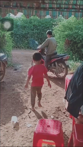 Để con giúp Để con giúp