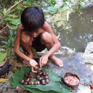 Lần đầu được ăn ốc Lần đầu được ăn ốc