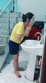 Không hoảng sao được. Không hoảng sao được.