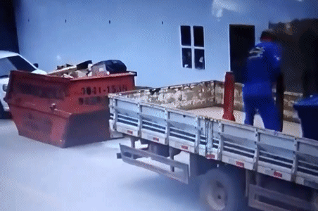 Này này giúp tôi với Này này giúp tôi với